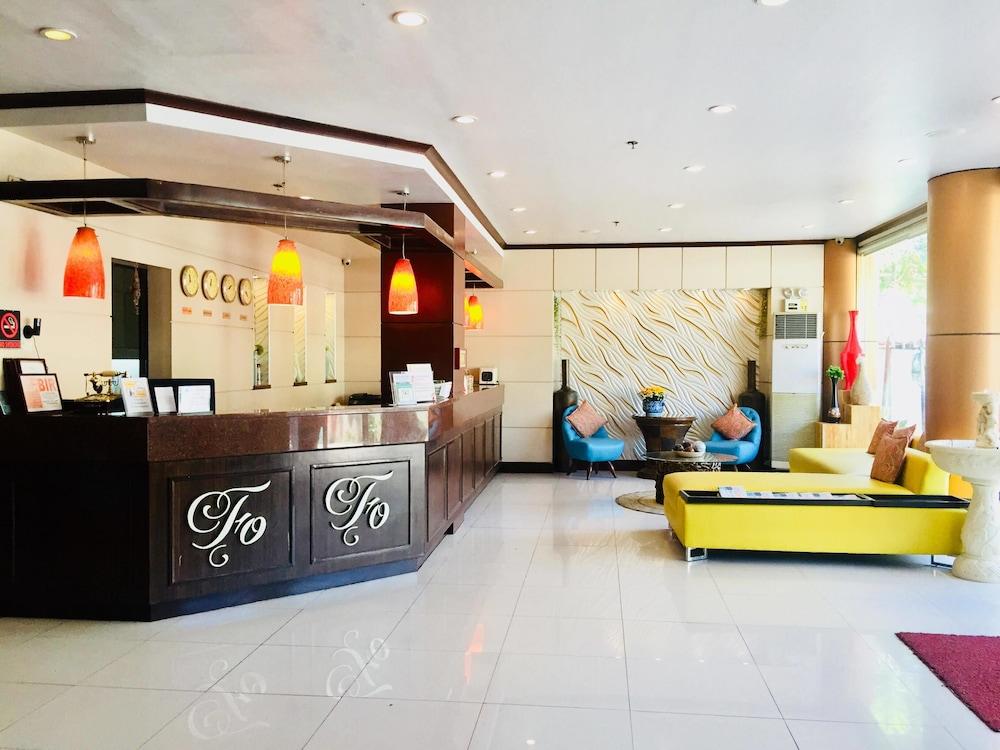 Fuente Oro Business Suites Cebu Powered By Cocotel Kültér fotó